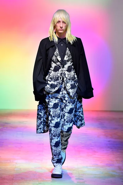 Look 26